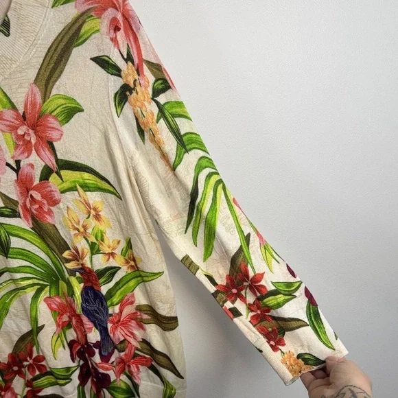 Tommy Bahama Women’s Cream Floral Sequin Knit Top Size Small - Picture 5 of 6